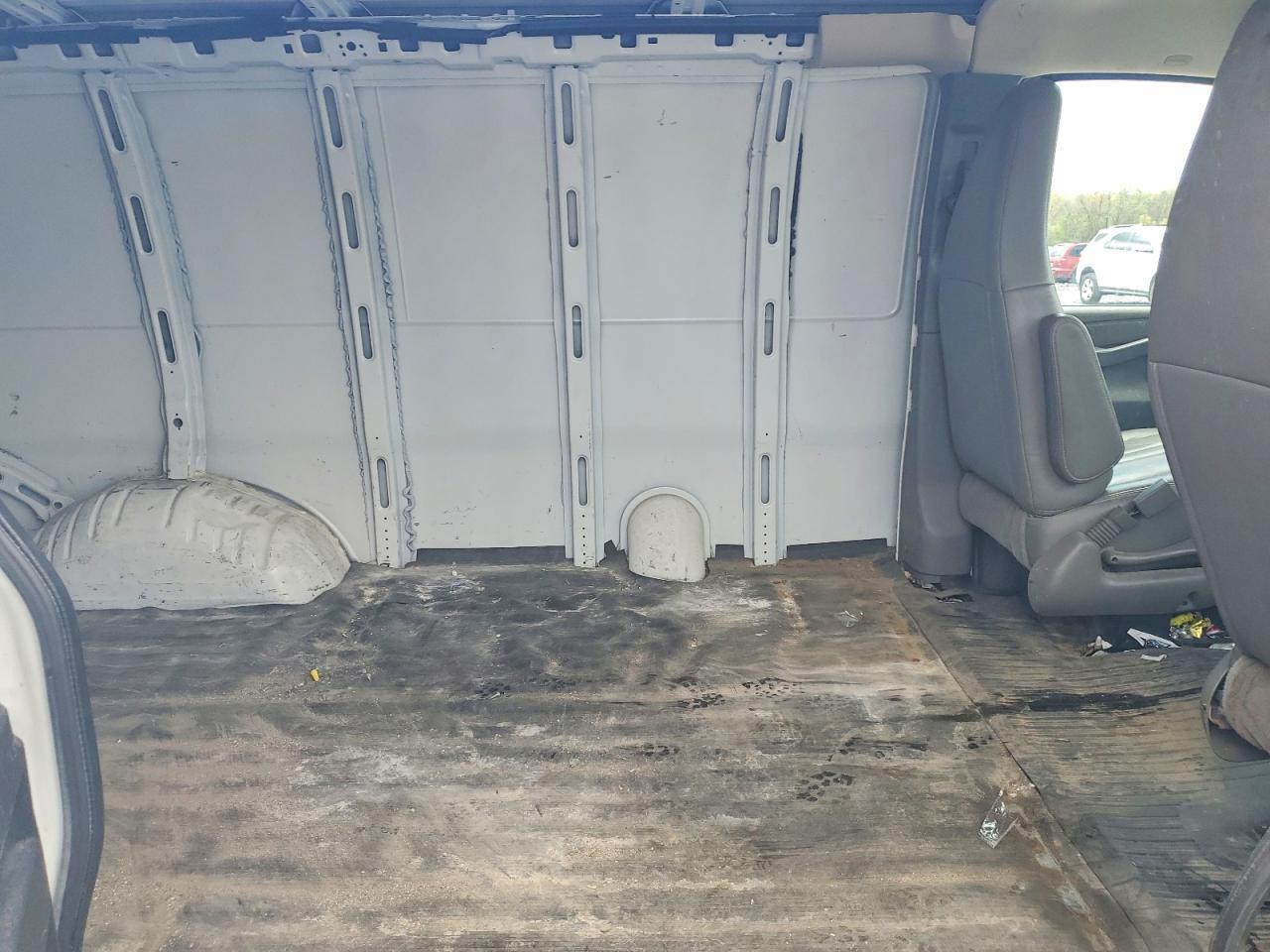 2017 Chevrolet Express G3500 - zdjęcie 11