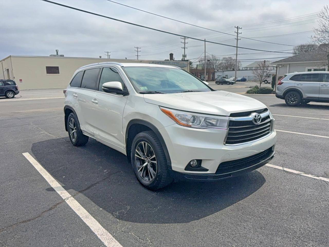 2016 Toyota Highlander Xle - zdjęcie główne