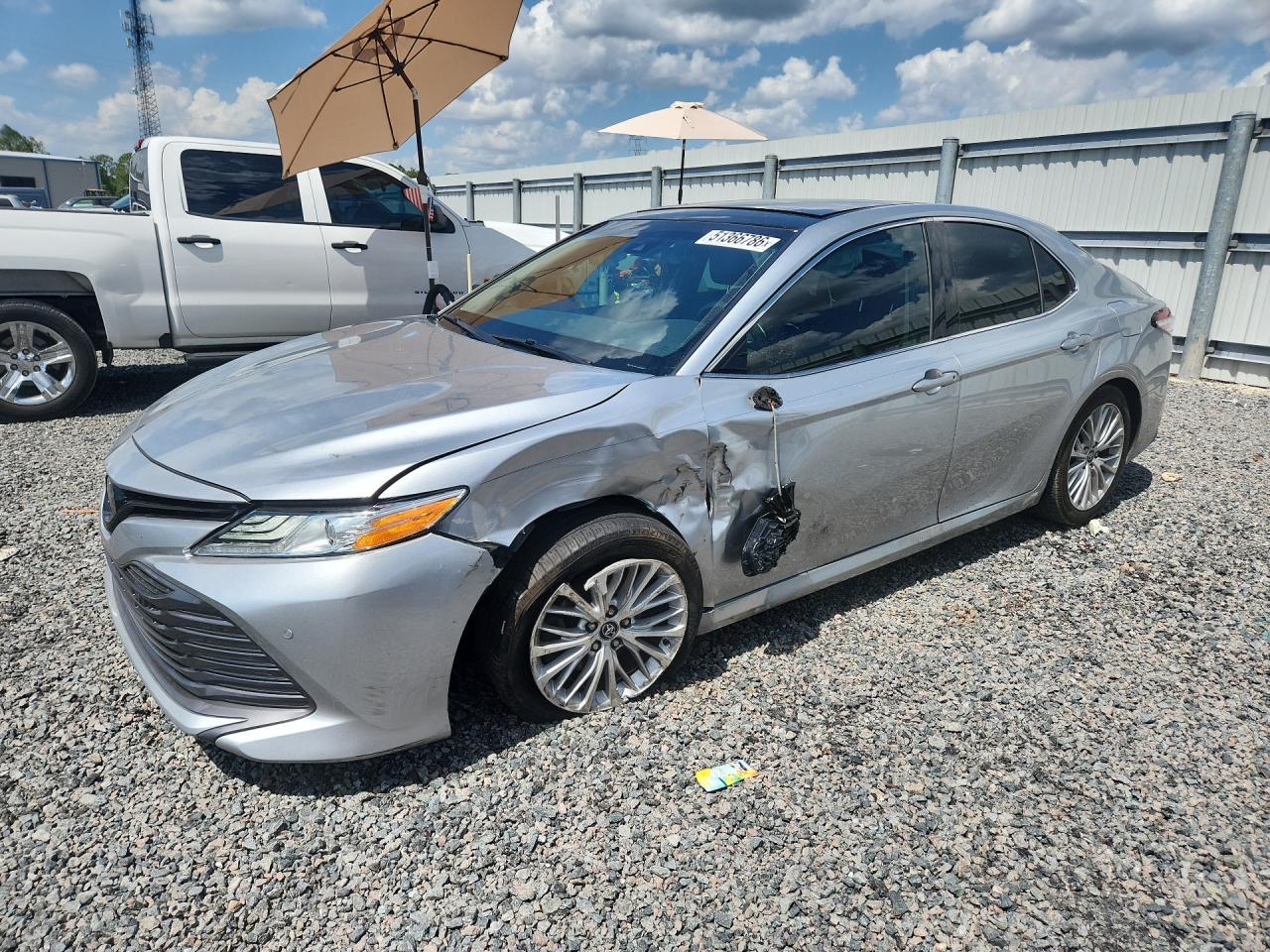 2018 Toyota Camry Xle - zdjęcie główne
