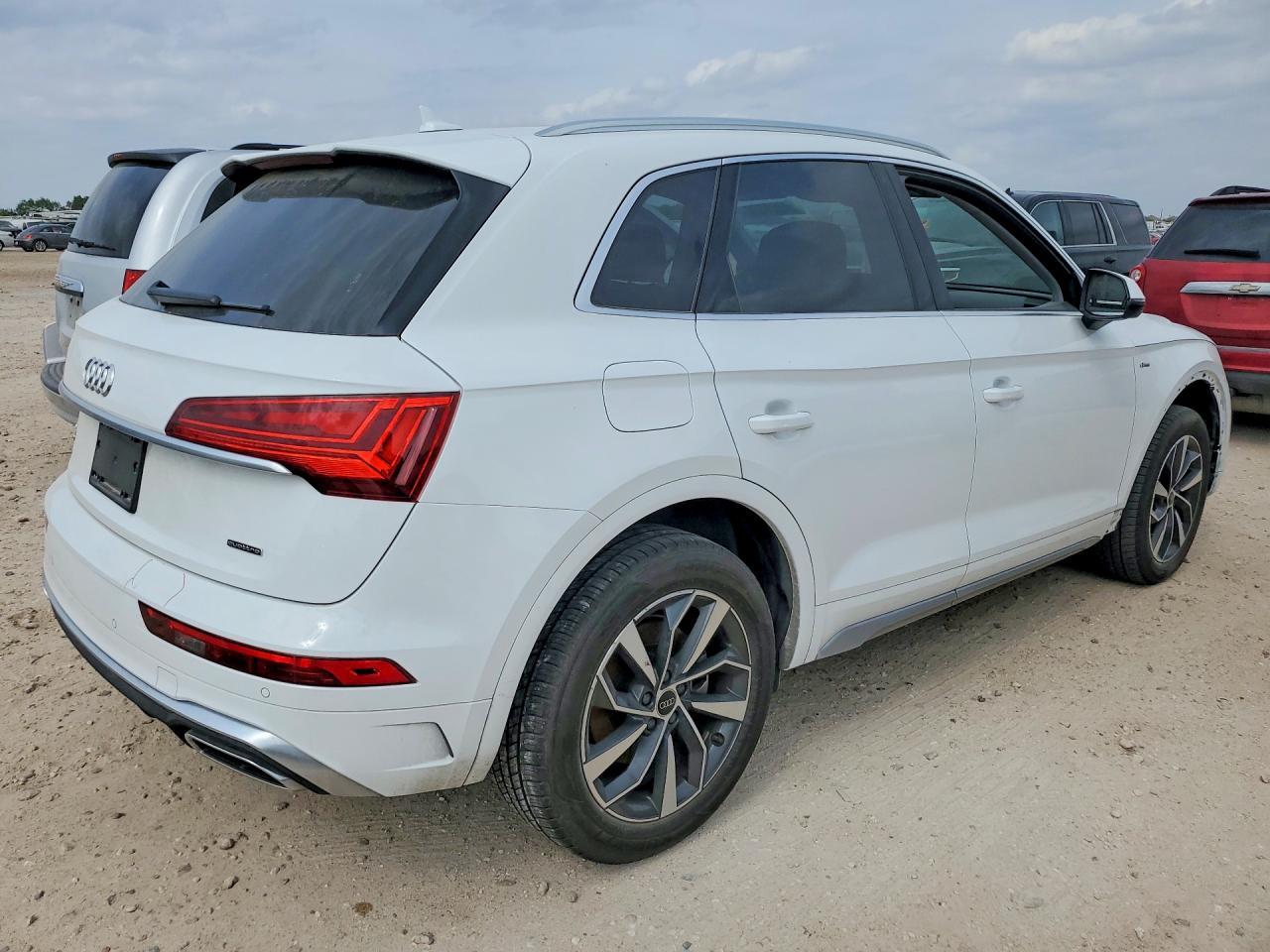 2024 Audi Q5 Premium 45 - zdjęcie 3
