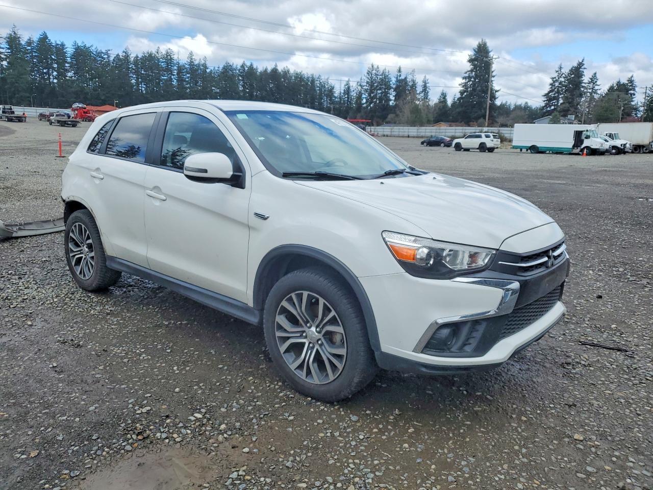 2018 Mitsubishi Outlander Sport Es - zdjęcie 4