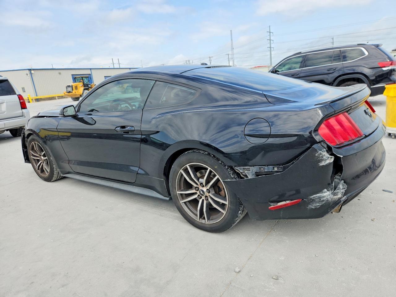 2017 Ford Mustang - zdjęcie 2