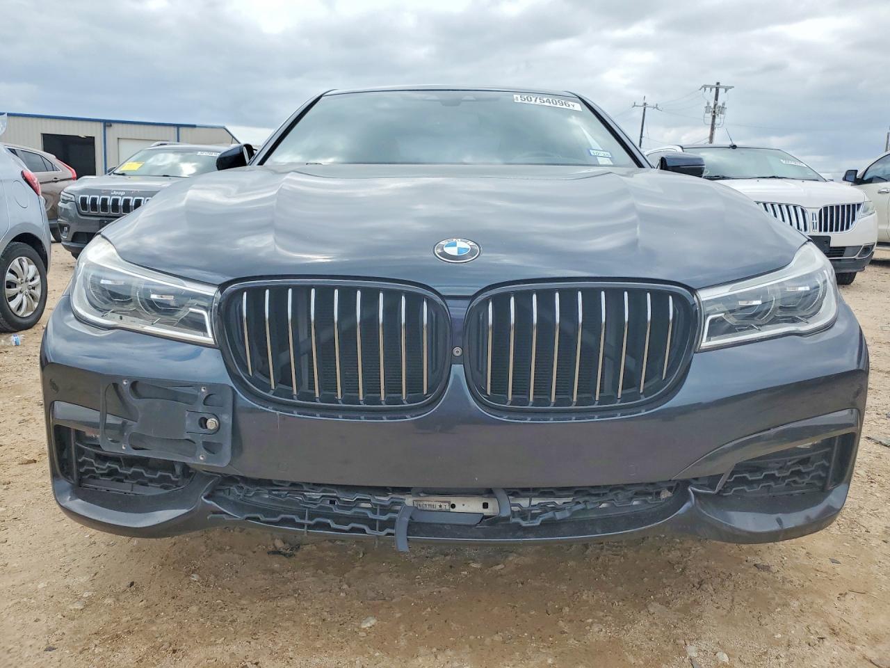 2019 BMW 750 I - zdjęcie 5
