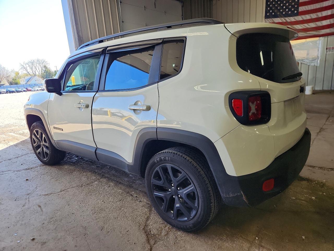 2017 Jeep Renegade Latitude - zdjęcie 2