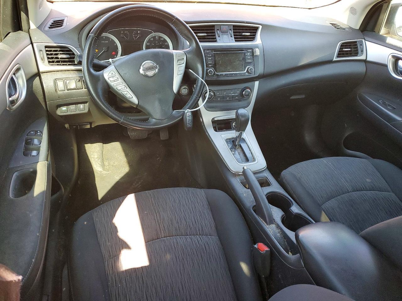 2015 Nissan Sentra S - zdjęcie 8