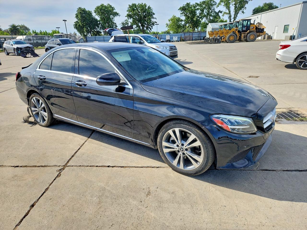 2021 Mercedes-Benz C 300 - zdjęcie 4