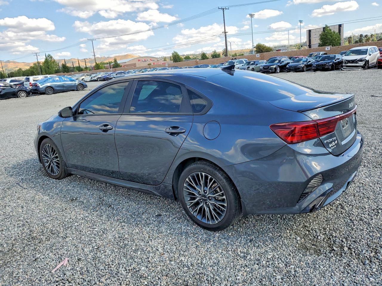 2023 Kia Forte Gt-Line - zdjęcie 2