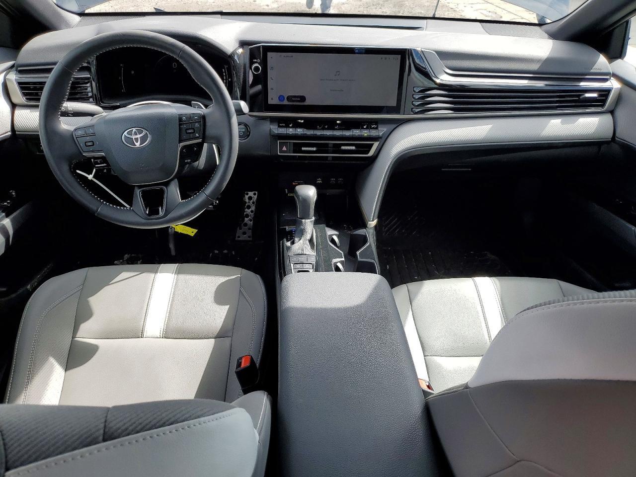2025 Toyota Camry Se - zdjęcie 8