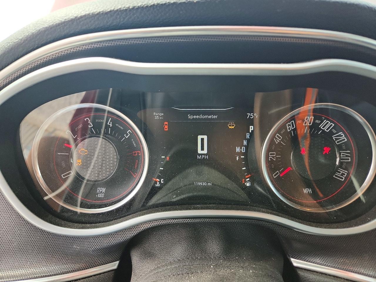 2017 Dodge Challenger R - zdjęcie 9