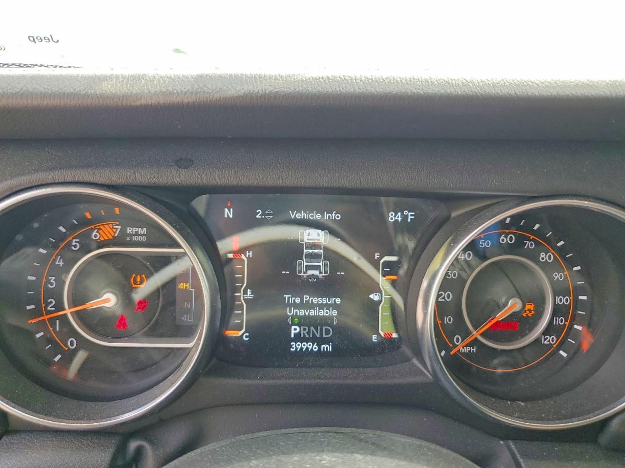 2022 Jeep Wrangler Unlimited Sahara - zdjęcie 9