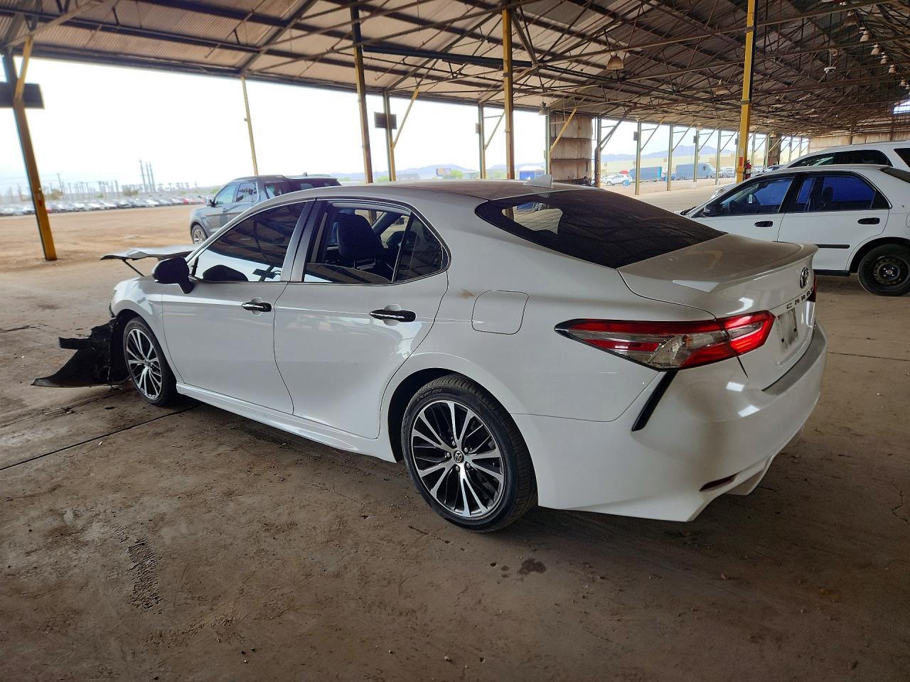 2020 Toyota Camry Se - zdjęcie 2