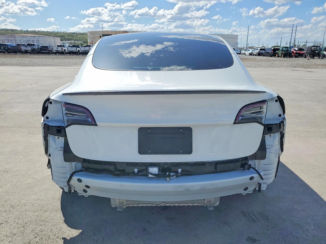 2022 Tesla Model 3 - zdjęcie 6