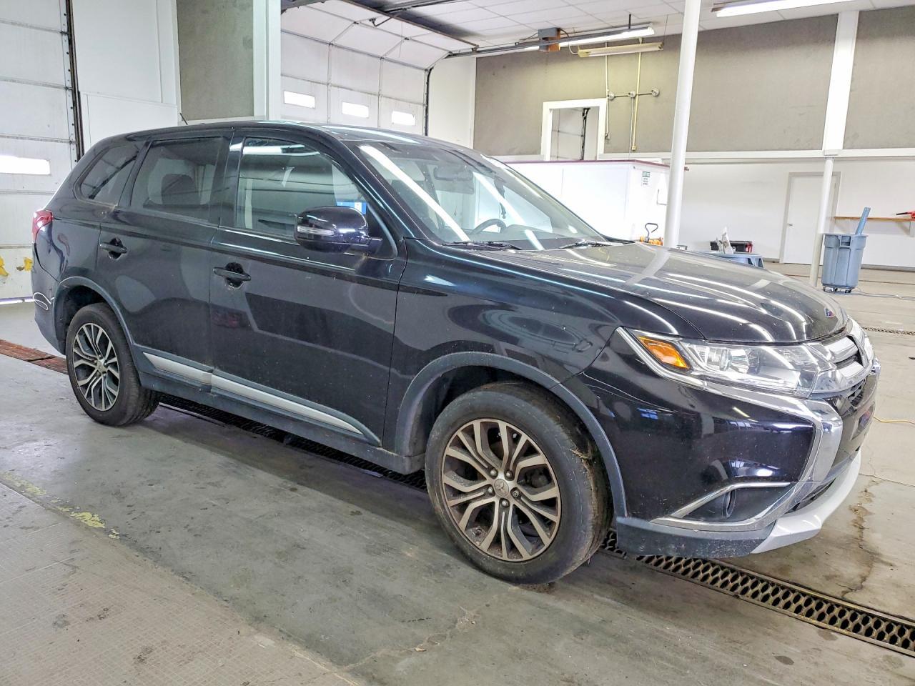 2016 Mitsubishi Outlander Se - zdjęcie 4