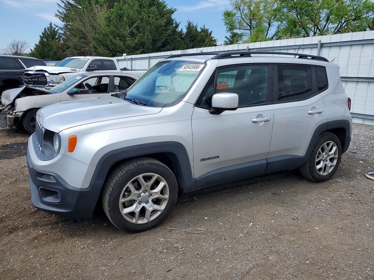 2016 Jeep Renegade Latitude - zdjęcie główne