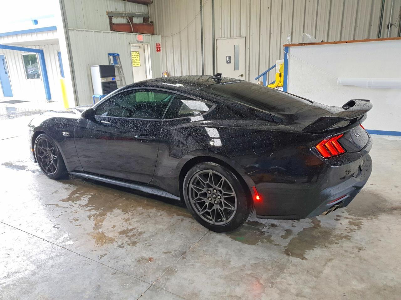 2026 Ford Mustang Gt - zdjęcie 2