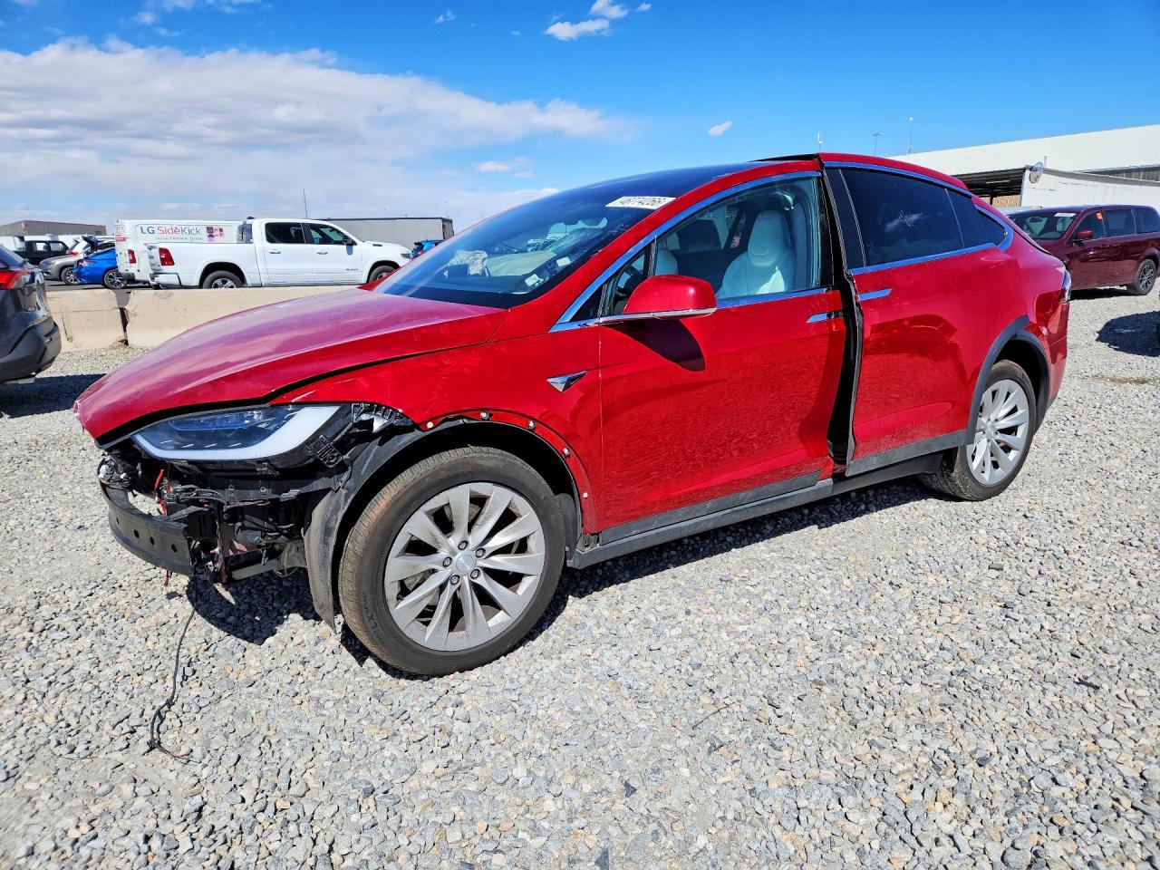 2018 Tesla Model X - zdjęcie główne
