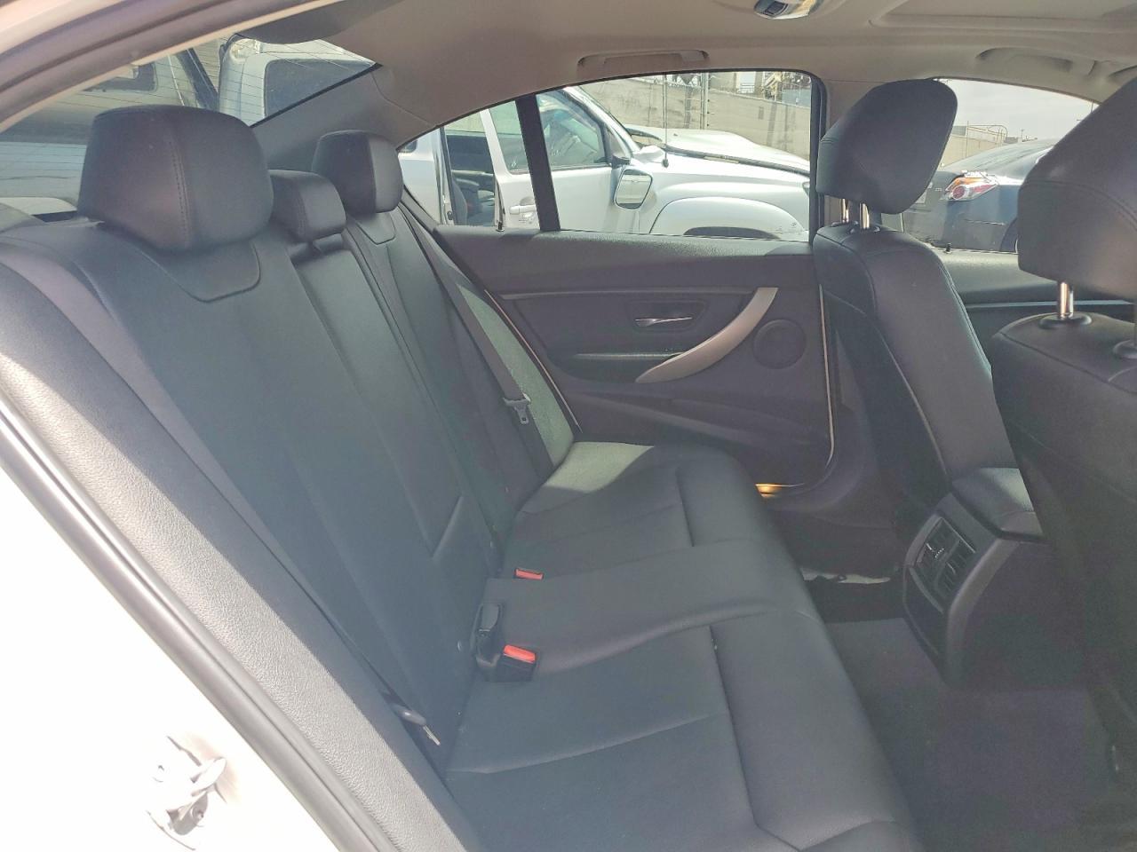 2017 BMW 320 Xi - zdjęcie 10