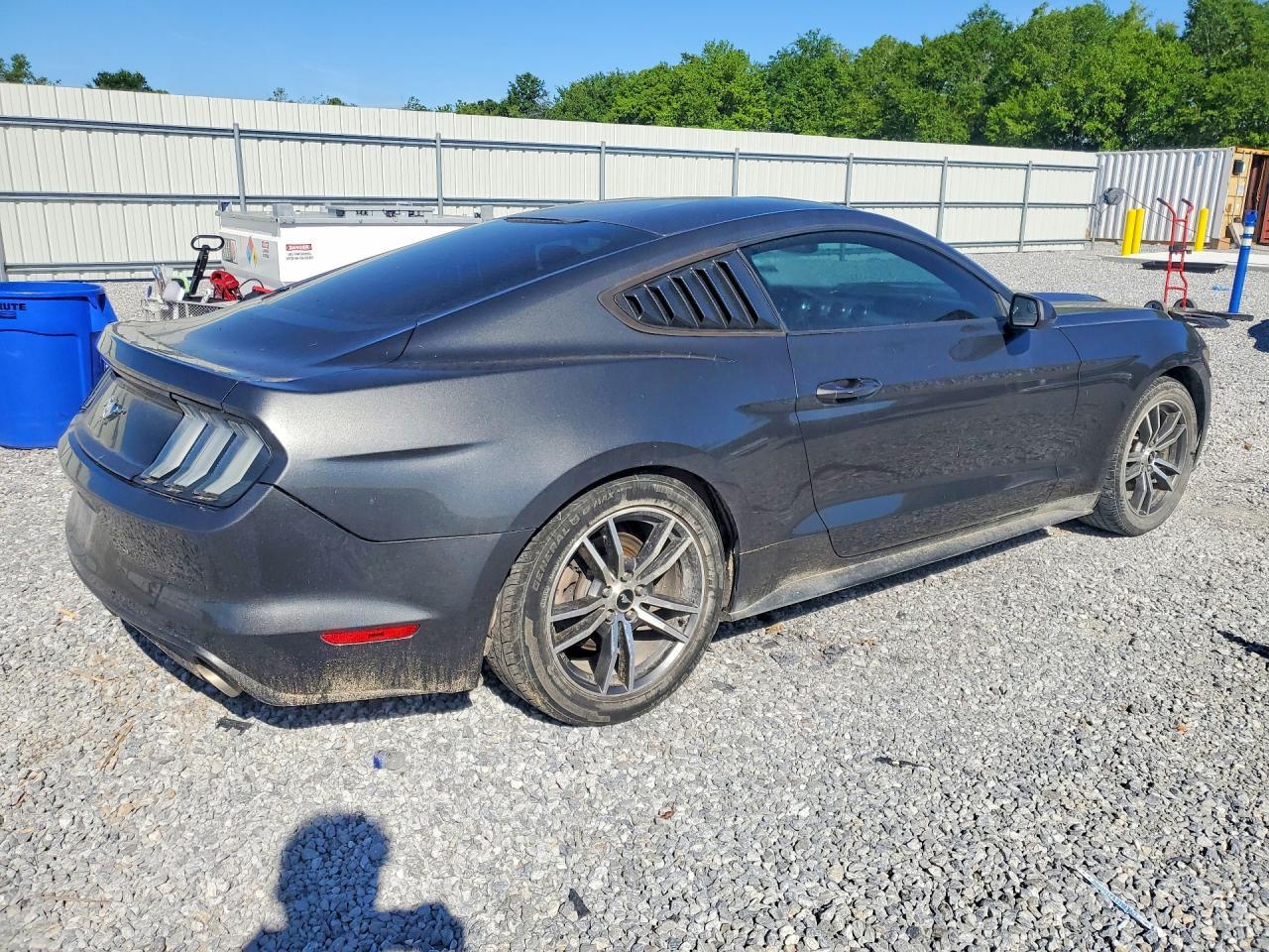 2016 Ford Mustang - zdjęcie 3