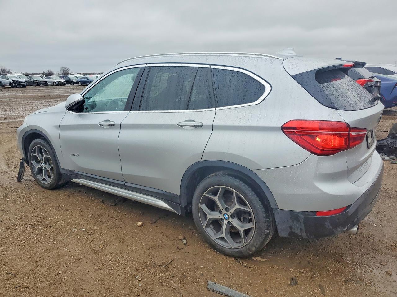 2017 BMW X1 xDrive28I - zdjęcie 2