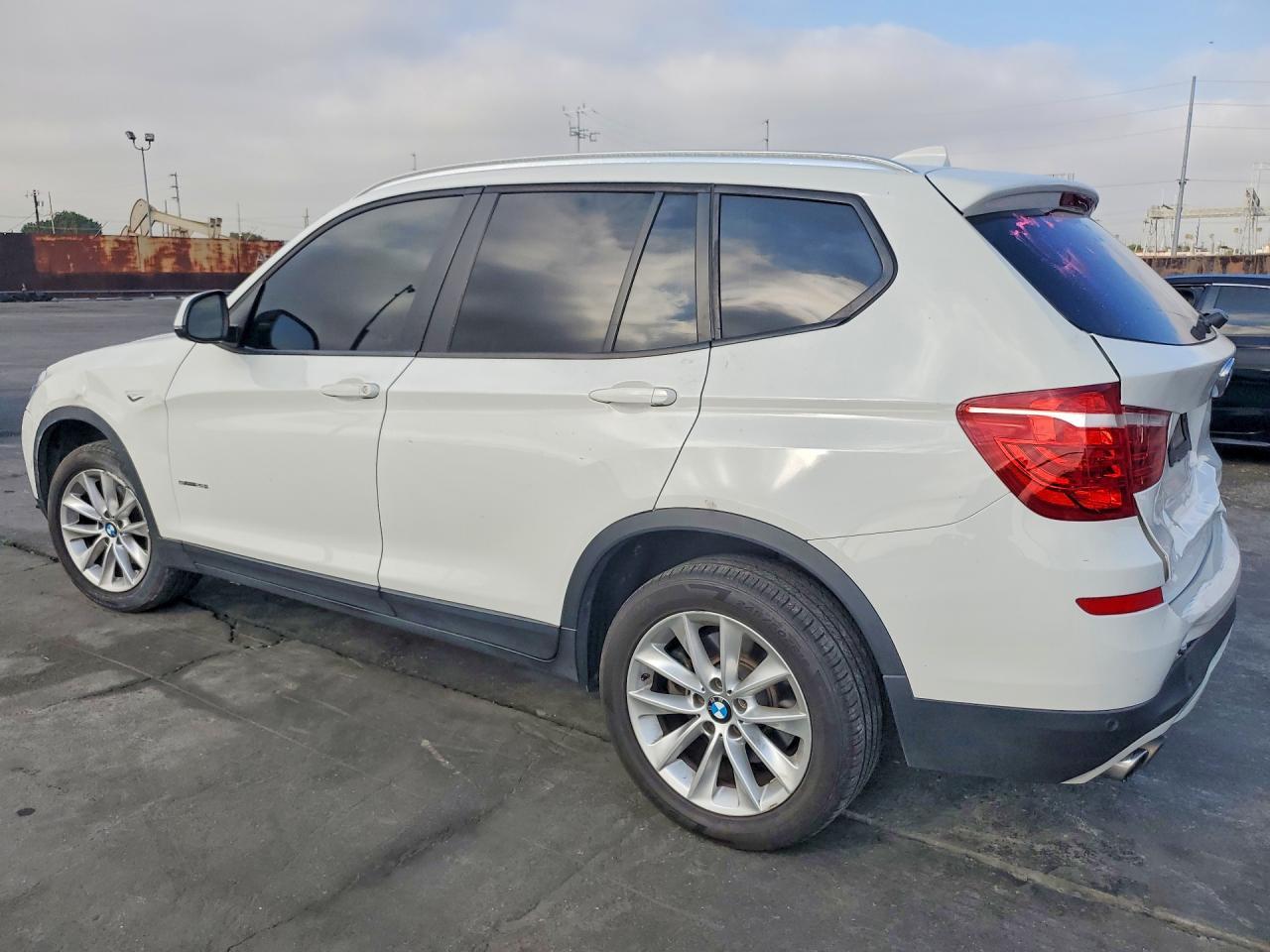 2017 BMW X3 Sdrive28I - zdjęcie 2