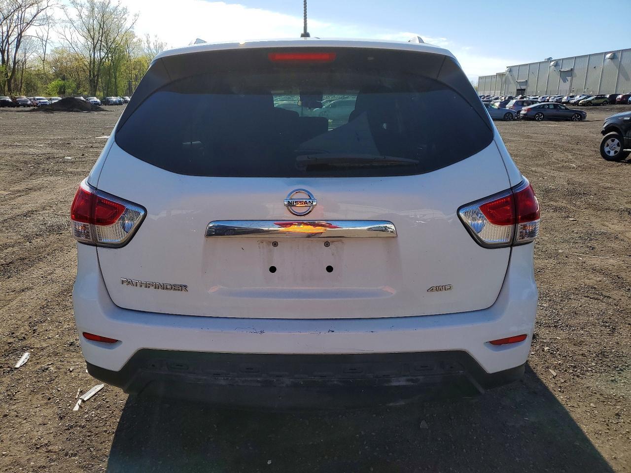 2016 Nissan Pathfinder - zdjęcie 6