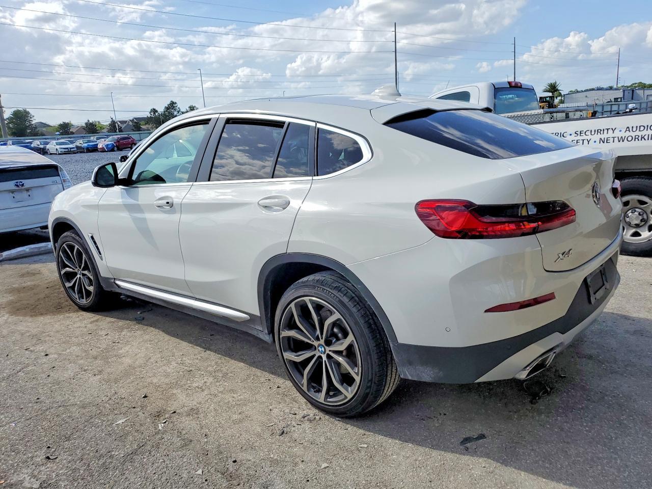 2022 BMW X4 xDrive30I - zdjęcie 2