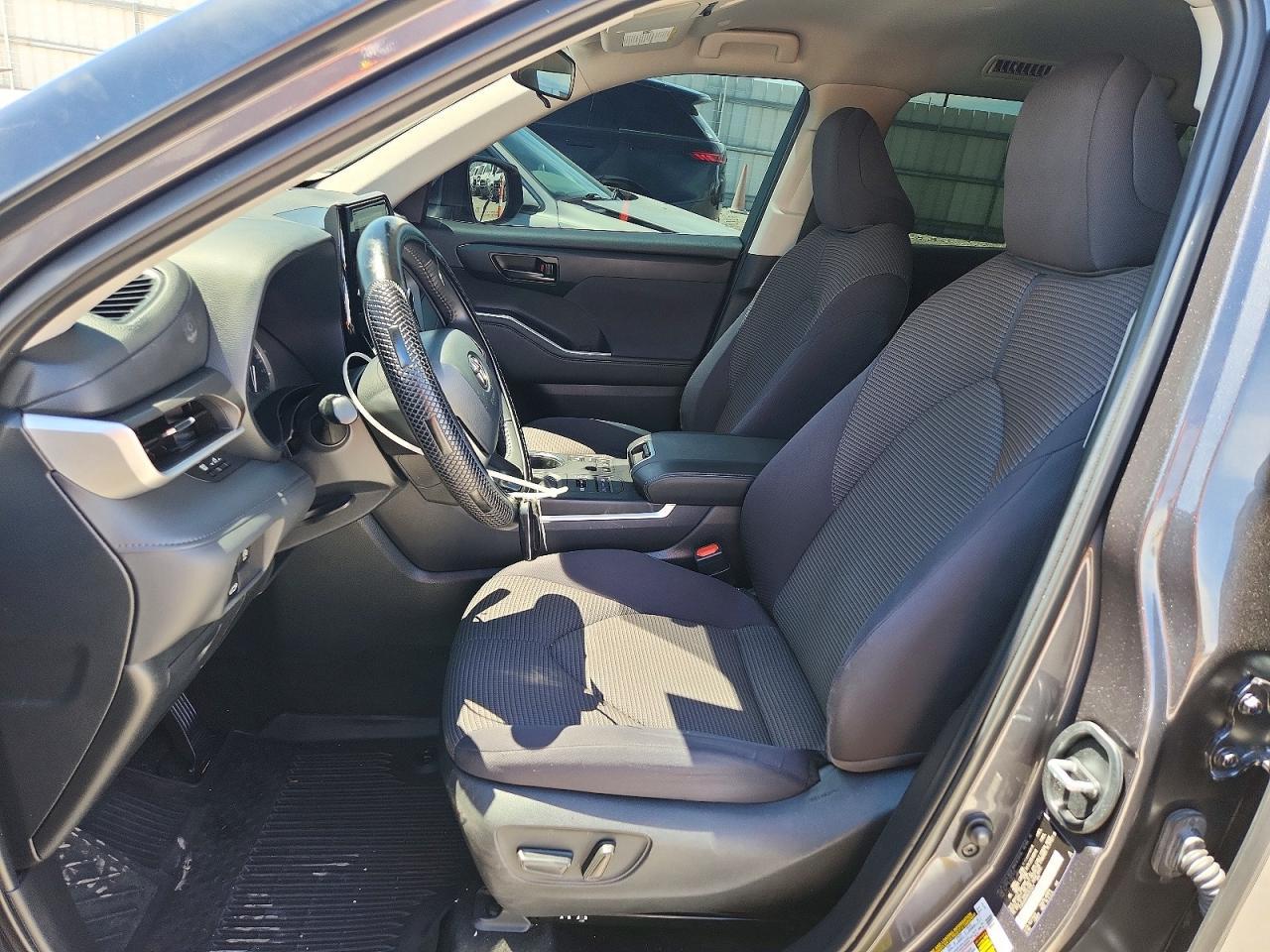 2024 Toyota Highlander Le - zdjęcie 7