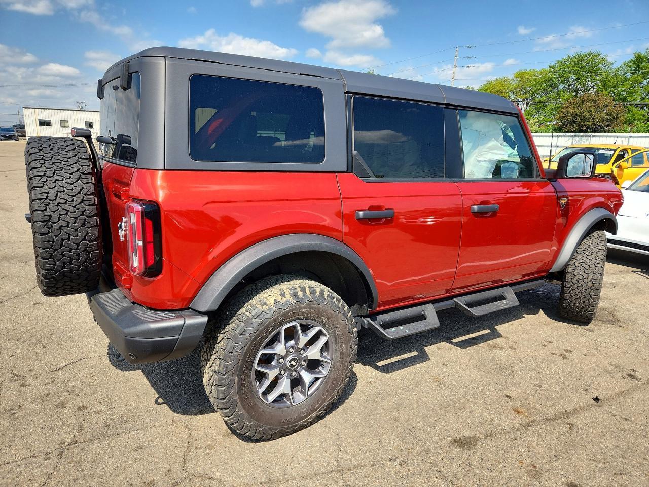 2024 Ford Bronco Badlands - zdjęcie 3