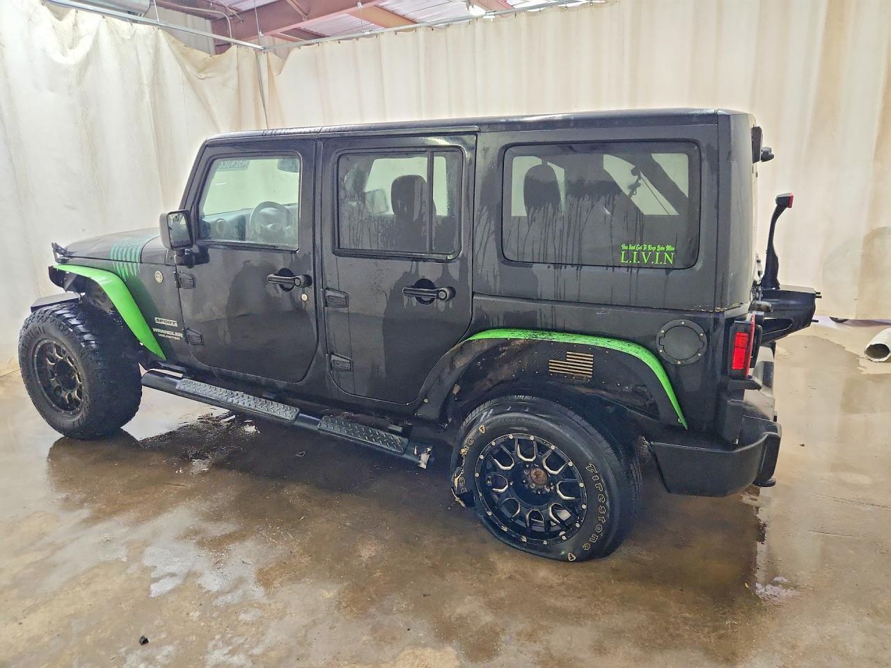 2013 Jeep Wrangler Unlimited Sport - zdjęcie 2