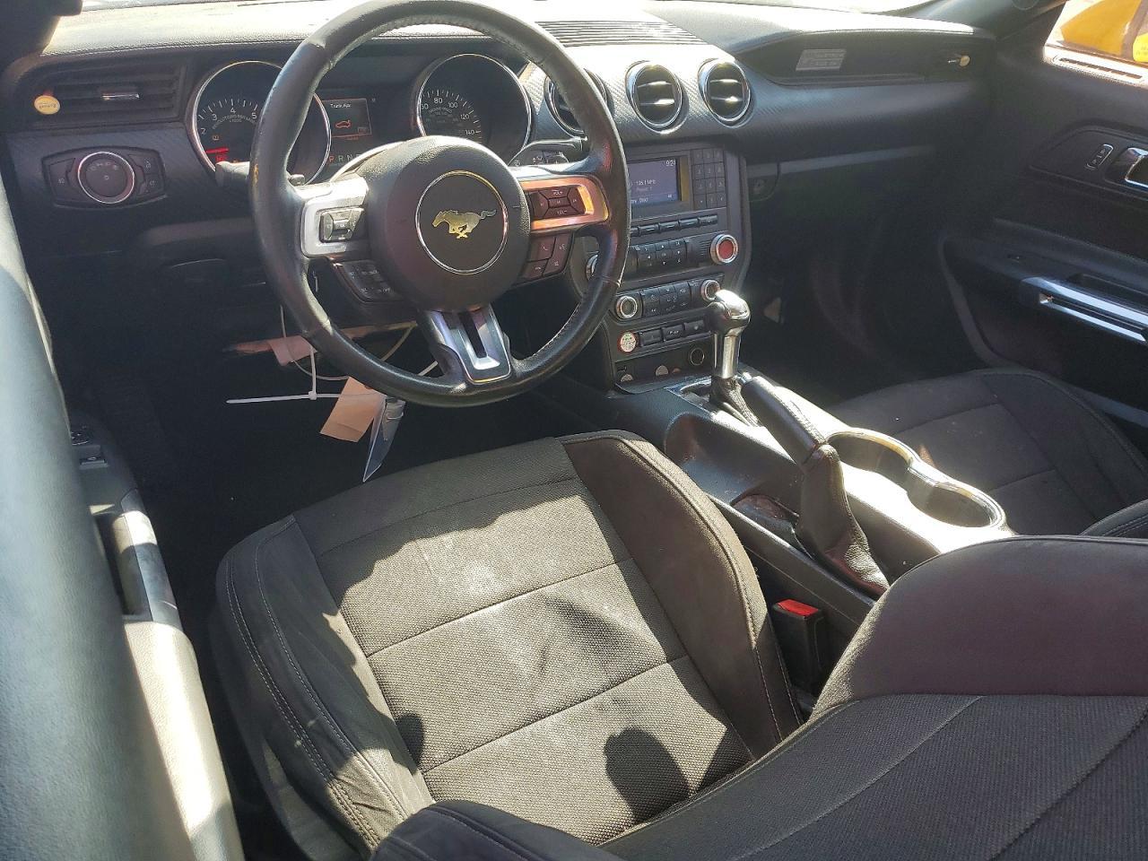 2016 Ford Mustang - zdjęcie 8