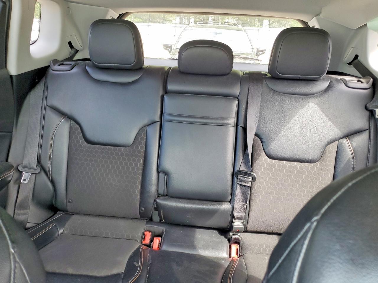 2017 Jeep Compass Latitude - zdjęcie 10