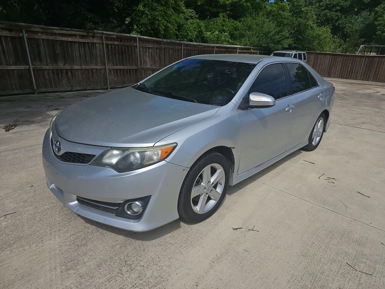2013 Toyota Camry Se - zdjęcie 2