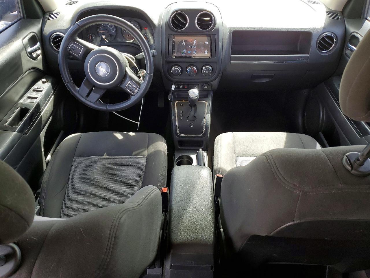 2016 Jeep Patriot Latitude - zdjęcie 8