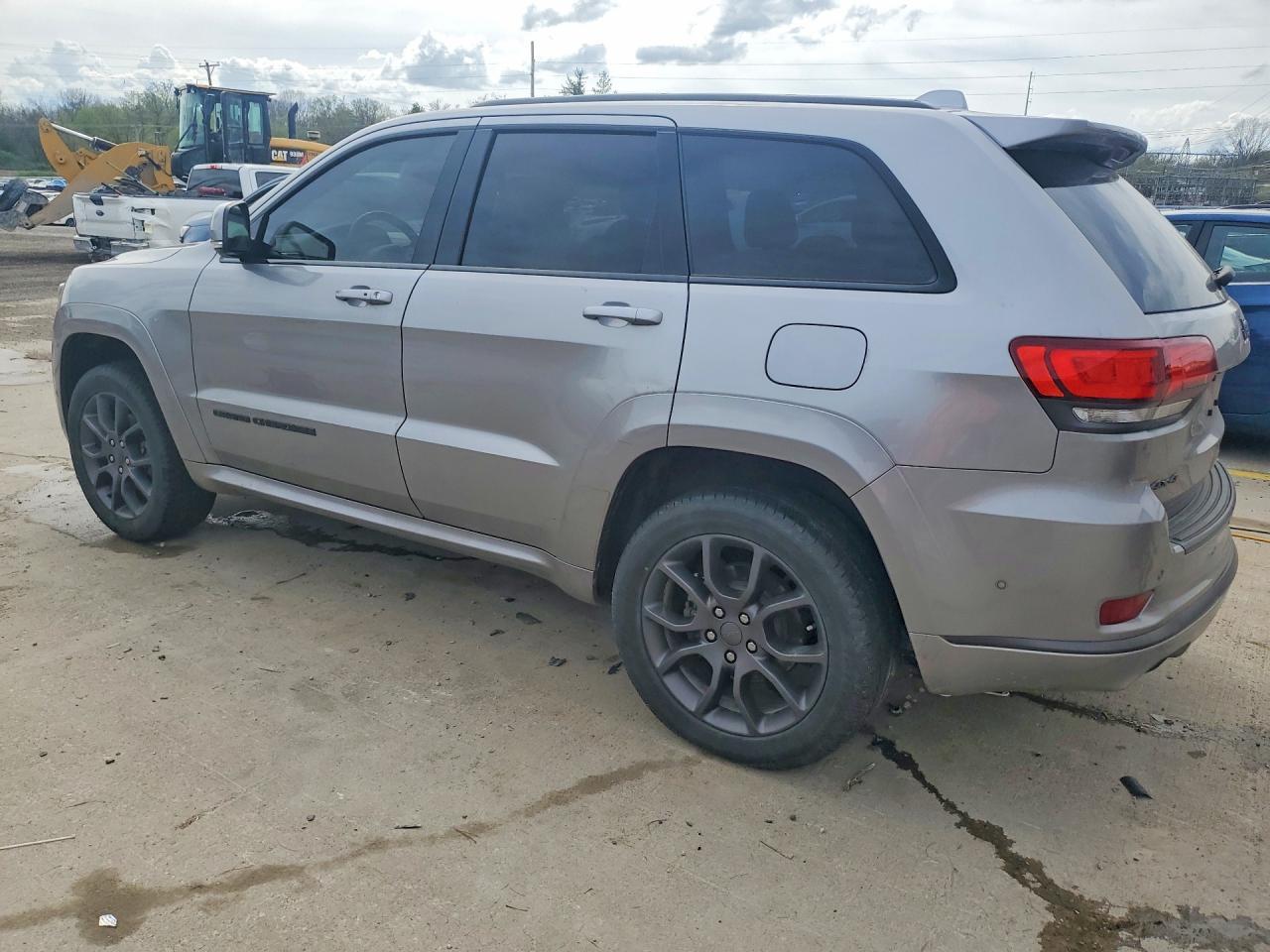 2020 Jeep Grand Cherokee Overland - zdjęcie 2