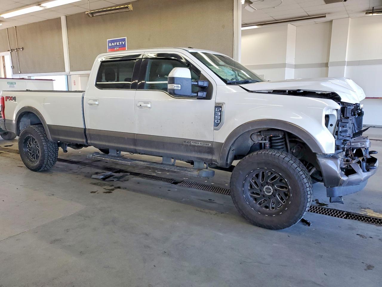 2017 Ford F350 Super Duty - zdjęcie 4