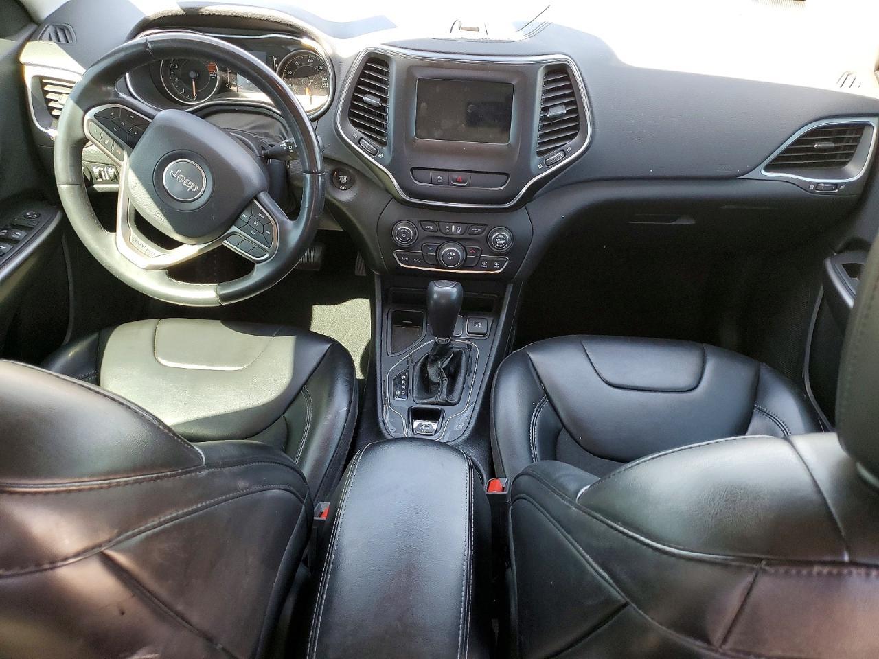 2019 Jeep Cherokee Latitude Plus - zdjęcie 8