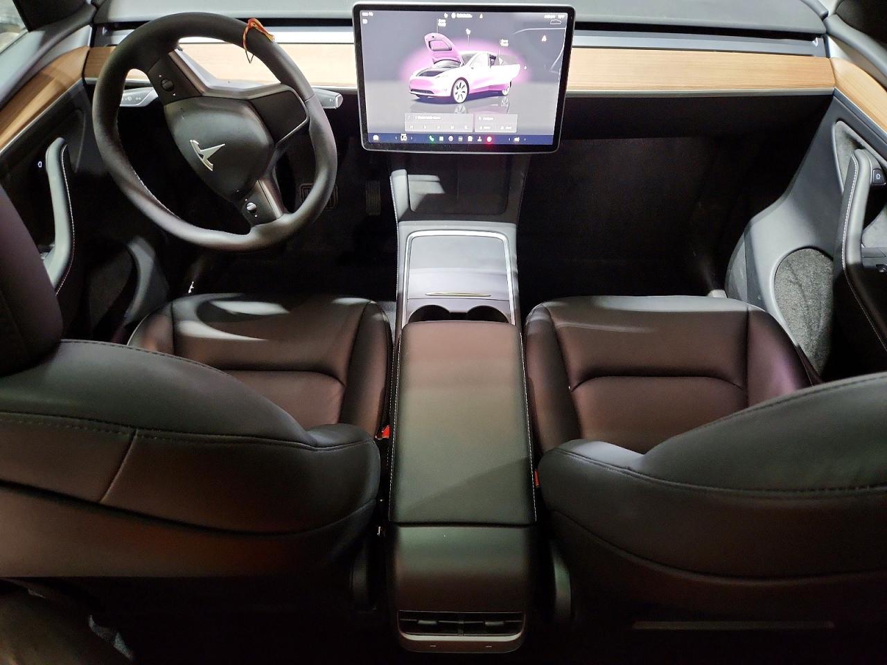 2024 Tesla Model Y - zdjęcie 8