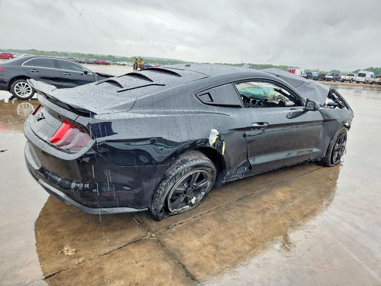 2019 Ford Mustang - zdjęcie 3