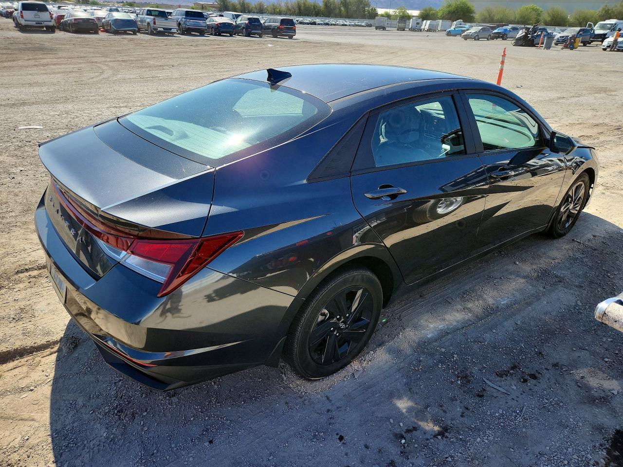 2023 Hyundai Elantra Sel - zdjęcie 3