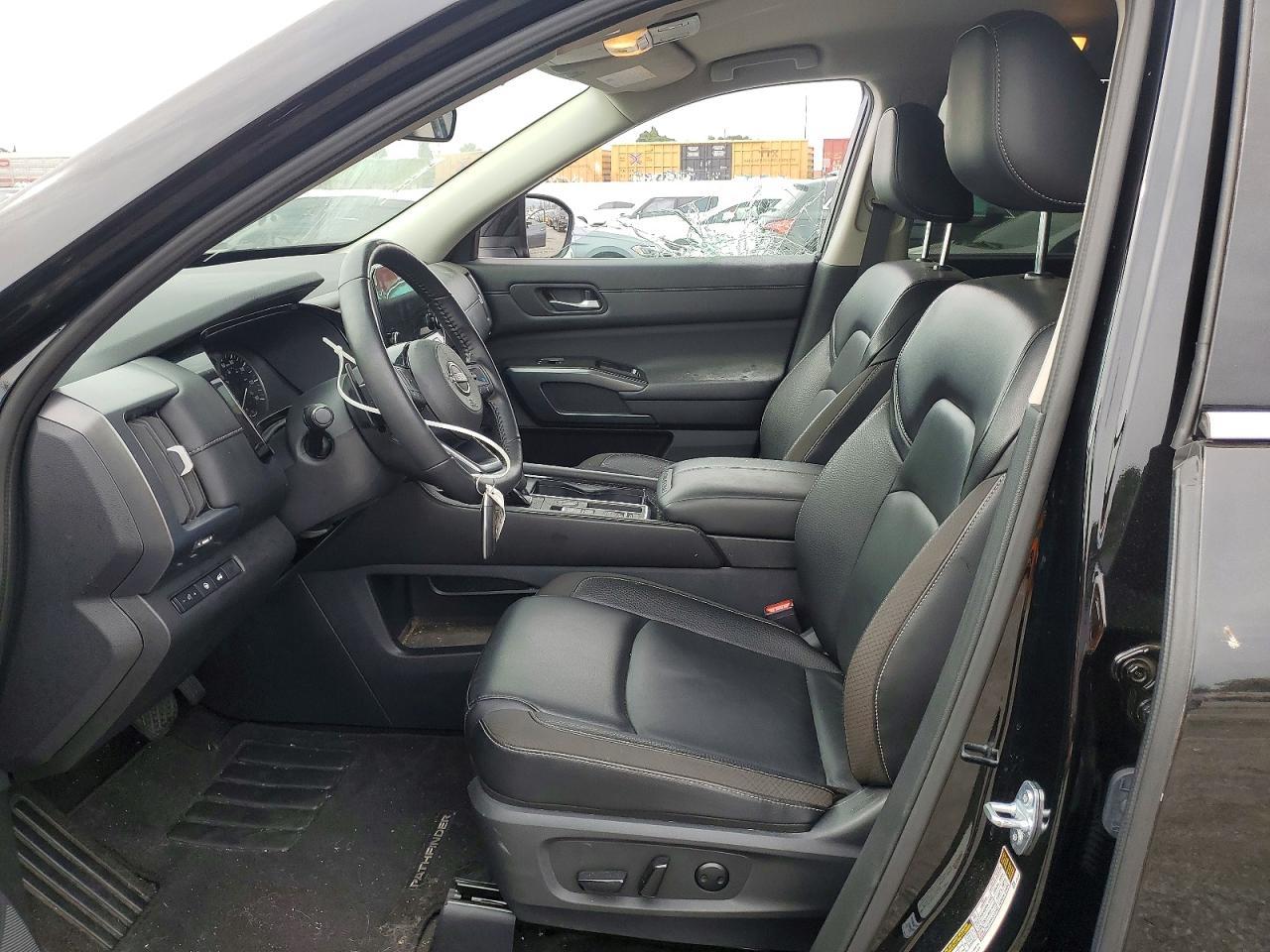 2025 Nissan Pathfinder Sl - zdjęcie 7