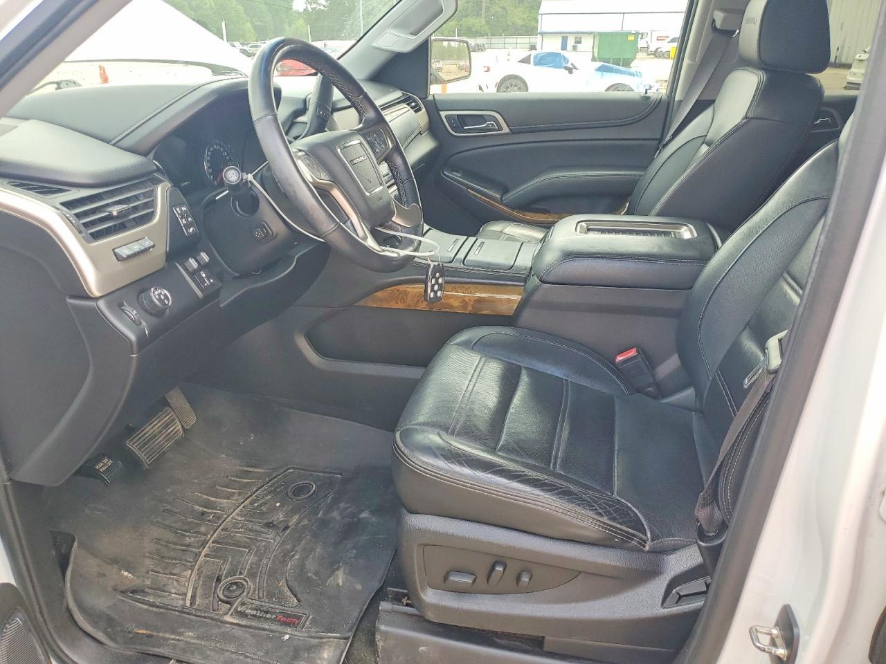2017 GMC Yukon Denali - zdjęcie 7