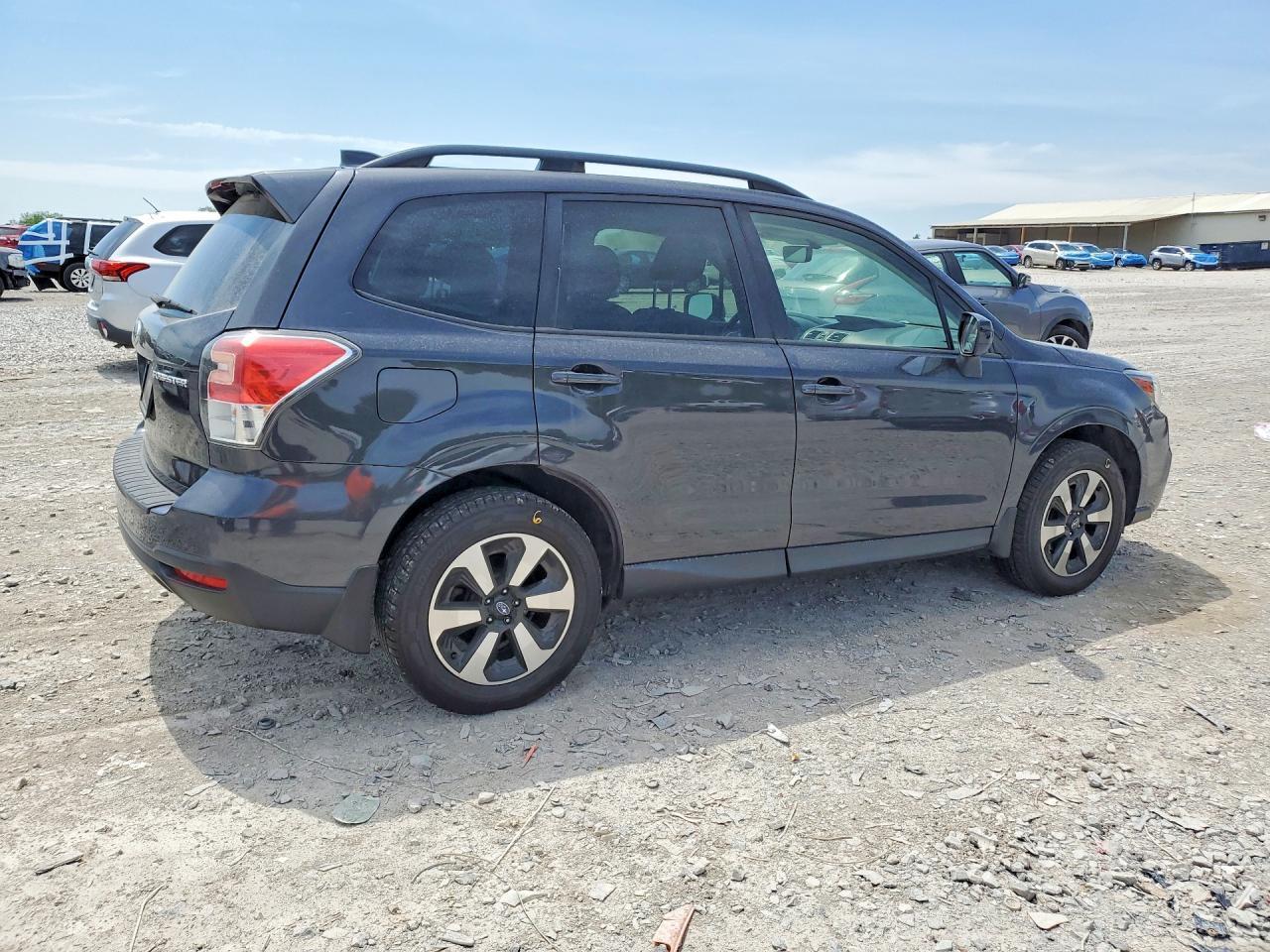 2018 Subaru Forester 2.5I Premium - zdjęcie 3
