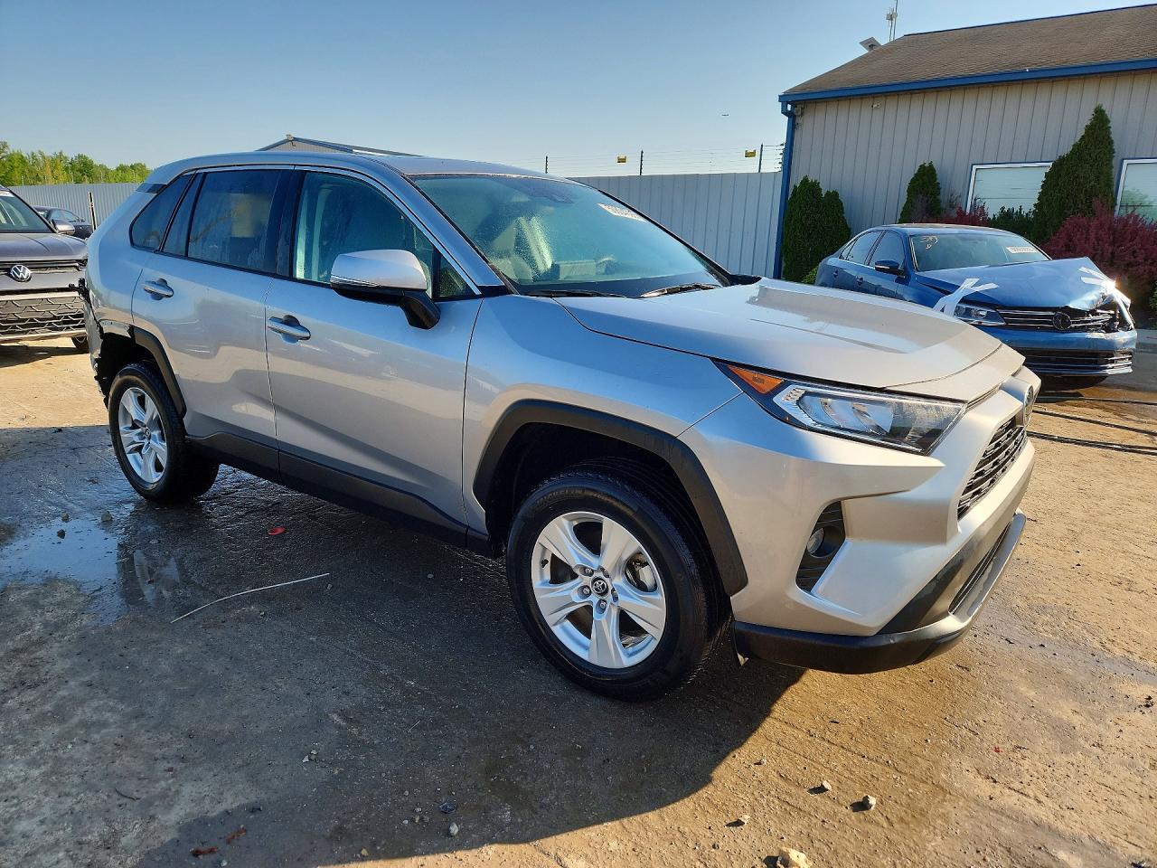 2020 Toyota Rav4 Xle - zdjęcie 4