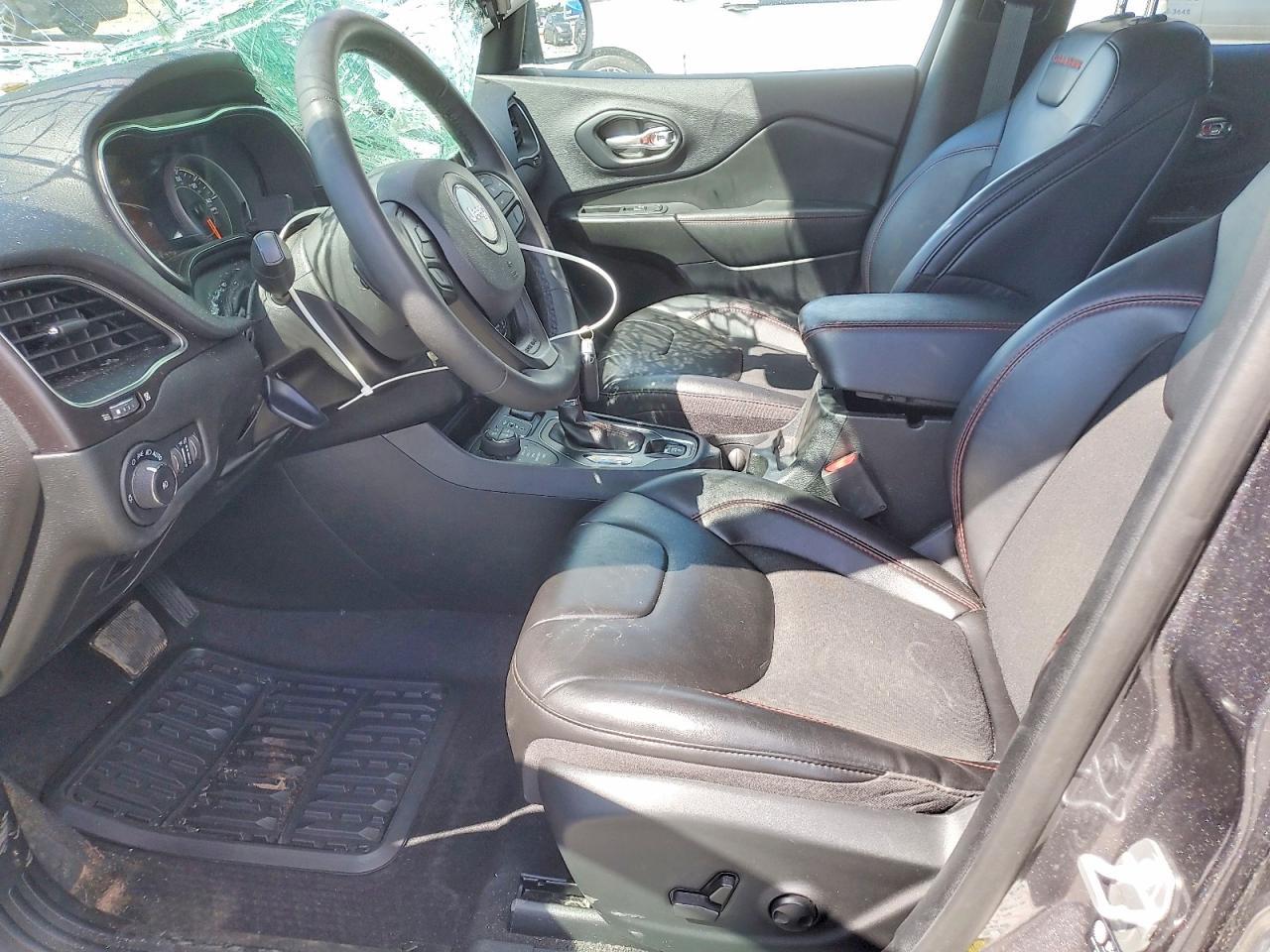 2022 Jeep Cherokee Trailhawk - zdjęcie 7