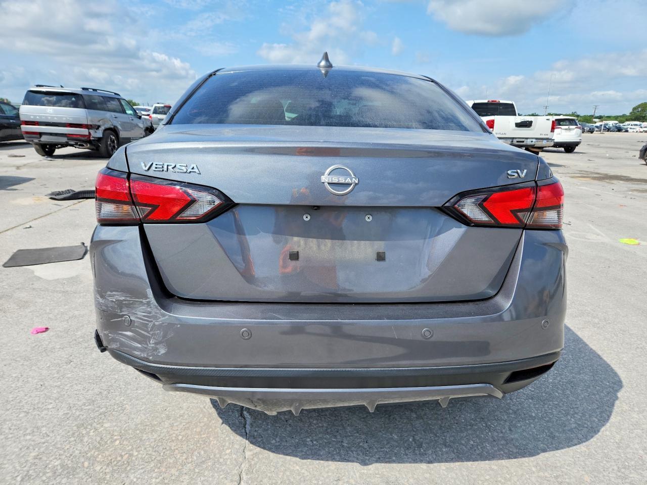 2024 Nissan Versa Sv - zdjęcie 6