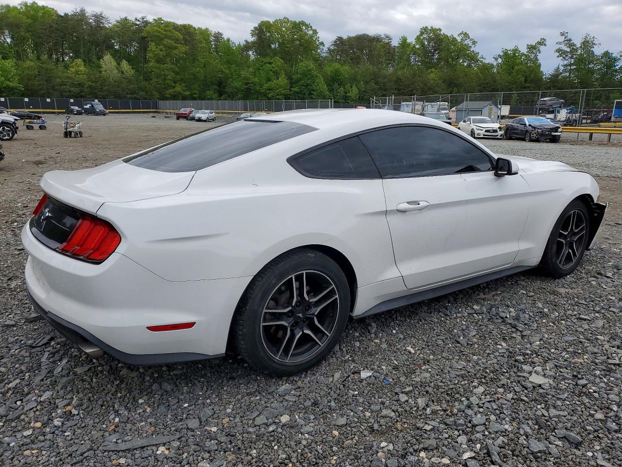 2018 Ford Mustang - zdjęcie 3