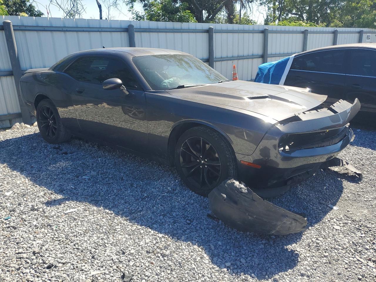 2017 Dodge Challenger Sxt - zdjęcie 4
