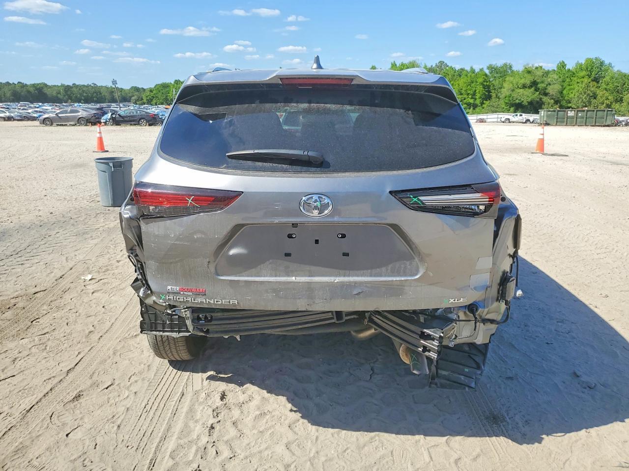 2025 Toyota Highlander Xle - zdjęcie 6
