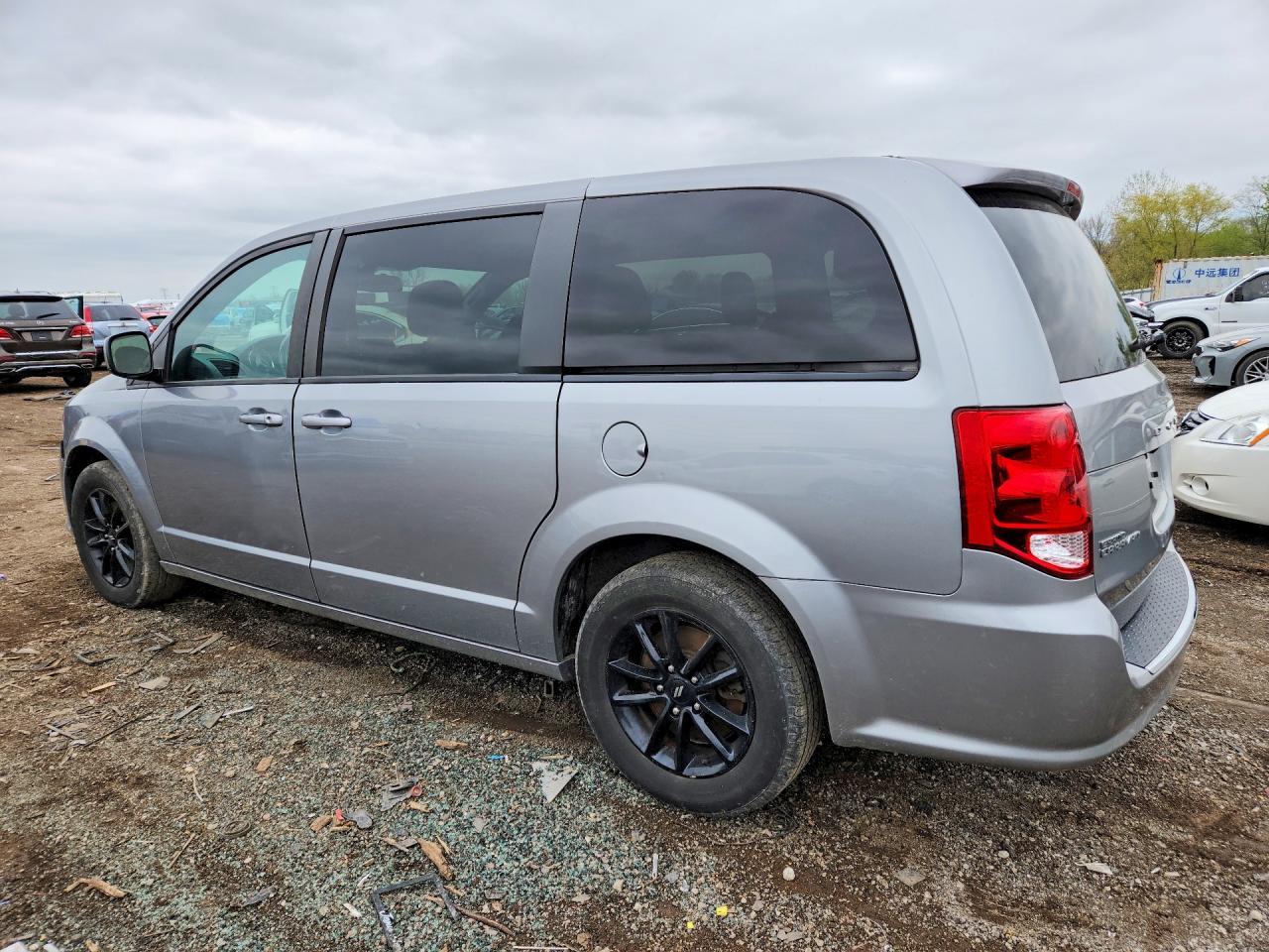 2020 Dodge Grand Caravan Gt - zdjęcie 2