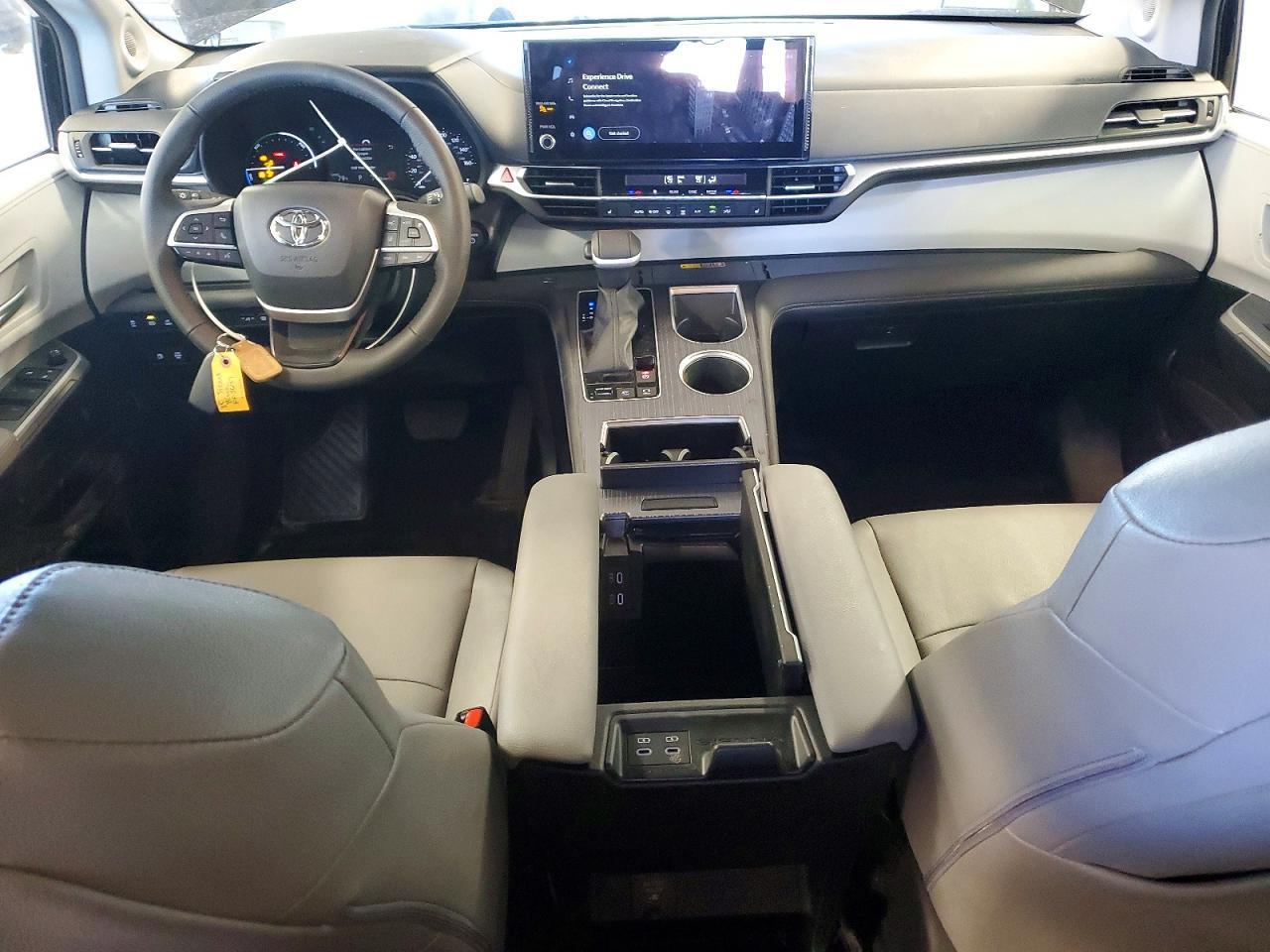 2025 Toyota Sienna Xle 7-Passenger - zdjęcie 8